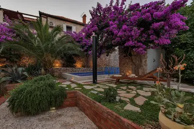 Vrt u objektu Seaside house with a swimming pool Sutivan - Brac - 16300