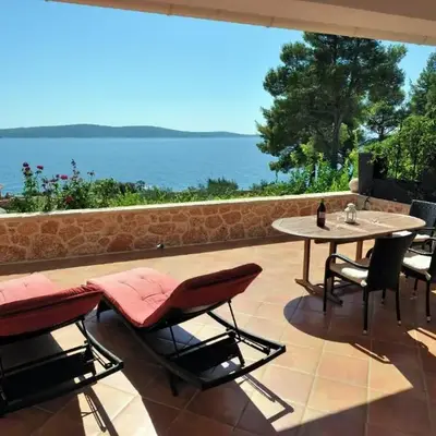 Nautilus-Bay Apartments - First Row Suites 210