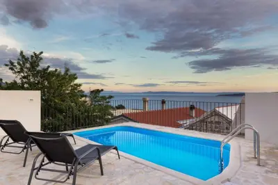 Bazen u objektu Villa Petit in Brela, private pool ili u blizini