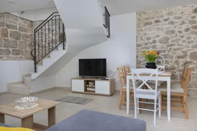 TV i/ili zabavni centar u objektu Villa Petit in Brela, private pool