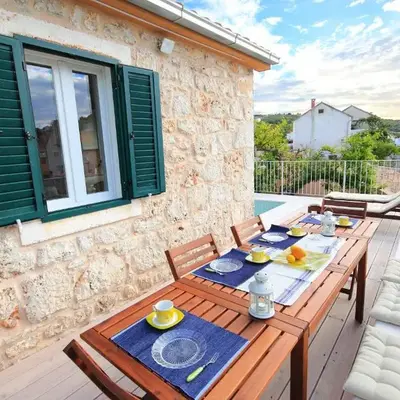 Island stonehouse villa Kala mendula
