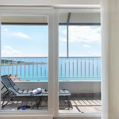 Apartment 30 m from Beach
