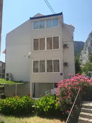 Zgrada u kojoj se nalazi apartman