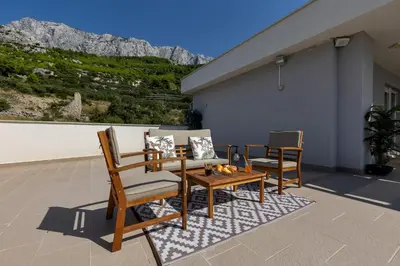 Pogled na planine ili pogled na planine iz vila