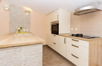 Kuhinja ili čajna kuhinja u objektu Villa Duce in Omis, private pool