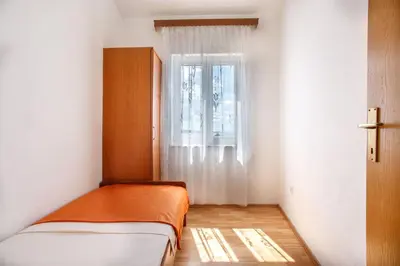 Krevet ili kreveti u jedinici u objektu Apartments with parking space Nemira, Omis - 15727