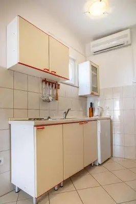 Kuhinja ili čajna kuhinja u objektu Apartments with parking space Nemira, Omis - 15727