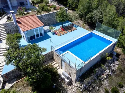 Bazen u objektu Villa Serenity ili u blizini