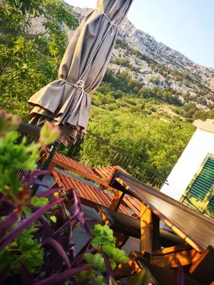 Pogled na planine ili pogled na planine iz apartmana