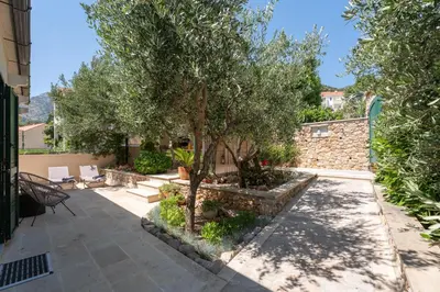 Vrt u objektu Casa ol'Bol - Modern Apartment with Seaview and Private Large Backyard