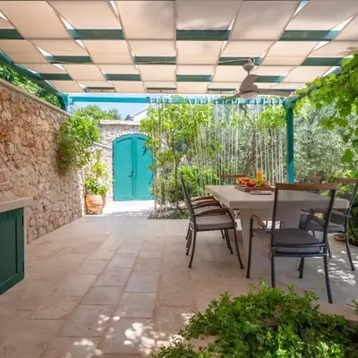 Casa ol'Bol - Modern Apartment with Seaview and Private Large Backyard