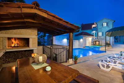 Bazen u objektu Holiday home Škrika ili u blizini