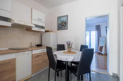 Kuhinja ili čajna kuhinja u objektu Apartments Josip