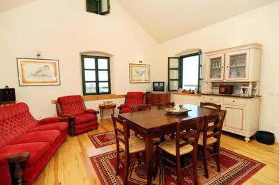 Kuhinja ili čajna kuhinja u objektu Holiday House Brela