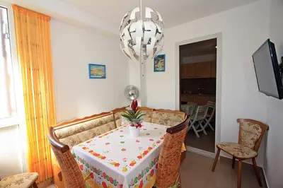 TV i/ili zabavni centar u objektu Apartment Supetar 5665a