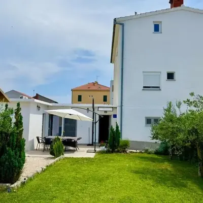 Apartments by the sea Podstrana