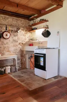 Kuhinja ili čajna kuhinja u objektu Makina