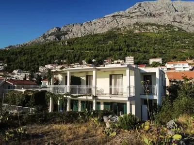 Pogled na planine ili pogled na planine iz apartmana