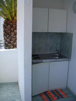 Kuhinja ili čajna kuhinja u objektu Apartments Adria Blue