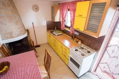 Kuhinja ili čajna kuhinja u objektu Secluded fisherman's cottage Cove Spiljice, Brac - 17031