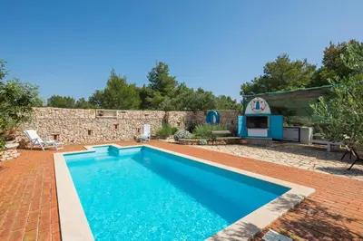 Bazen u objektu Apartments Dalmatinska Kuća ili u blizini
