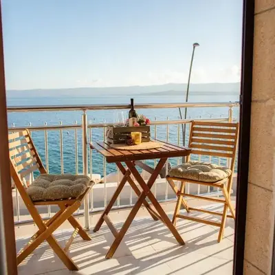 TOP LOCATION! BEACH & CENTER APT 4
