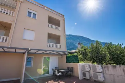 Pogled na planine ili pogled na planine iz apartmana