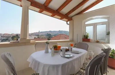 Pogled na planine ili pogled na planine iz apartmana