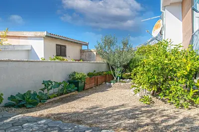 Vrt u objektu Apartments by the sea Pisak, Omis - 1008