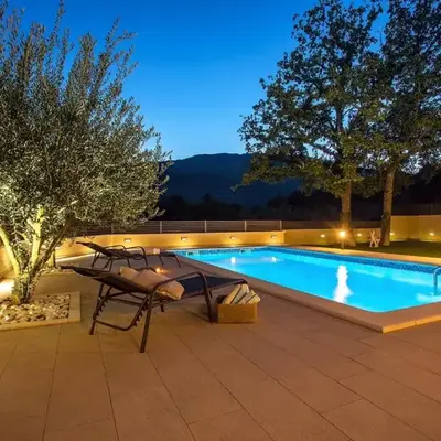 VILLA SKURA private heated pool 32m2
