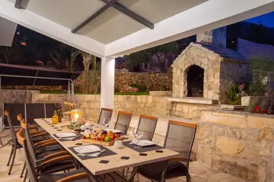 Pića u objektu Villa Dasianda - only 90 m from the beach, private 30msq heated pool