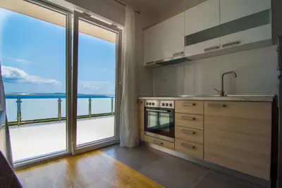 Kuhinja ili čajna kuhinja u objektu Villa Nikola - big terrace apartments