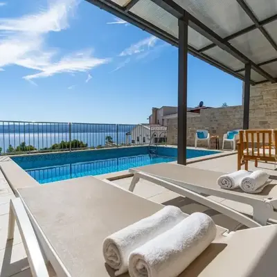 Villa Oslo - luxury place with sea views & heated pool