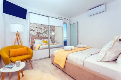 Krevet ili kreveti u jedinici u objektu Villa Matan - only 200m from the sandy beaches, private 28m2 pool