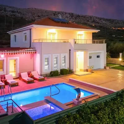 VILLA MILLA with private pool