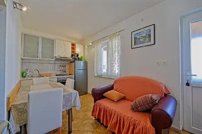 Kuhinja ili čajna kuhinja u objektu Apartments Nela