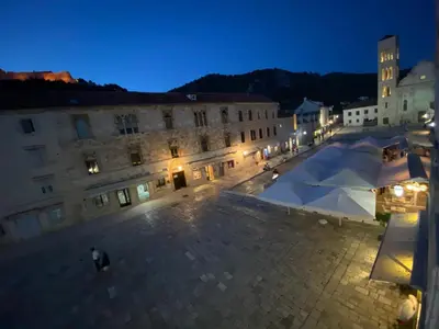 Pogled na planine ili pogled na planine iz apartmana