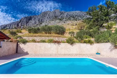 Bazen u objektu VILLA MASLINA, with private 32m2Pool, panoramic views on 100km coastline, 12 pax ili u blizini