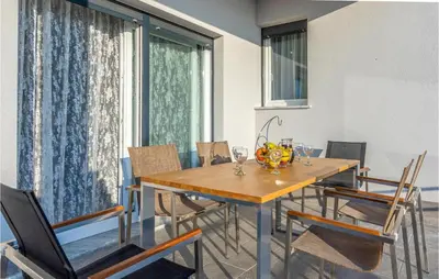 Pića u objektu Three-Bedroom Holiday Home In Jesenice