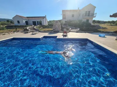 Bazen u objektu Villa Luisa Pucisca - 2 Häuser, 6 Schlafzimmer Insel Brac - Pool, Grill, Kamin, Tischtennis, Boccia ili u blizini