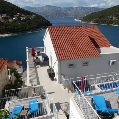 Villa More