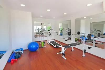 Fitness centar i/ili fitness sadržaji u objektu Villa Maruncela with sea and island views, 5 bedrooms, private pool, gym