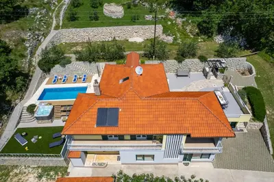 Bazen u objektu Villa Maruncela with sea and island views, 5 bedrooms, private pool, gym ili u blizini