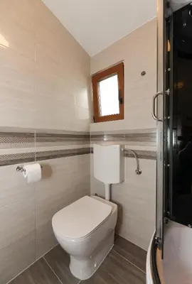 Kupaonica u objektu Holiday Home Prapatna 17608