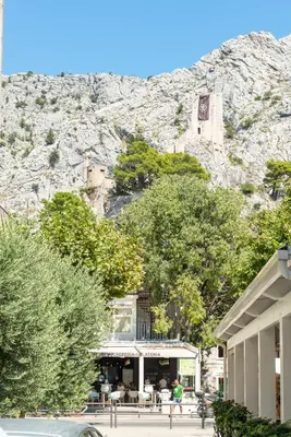 Pogled na planine ili pogled na planine iz apartmana