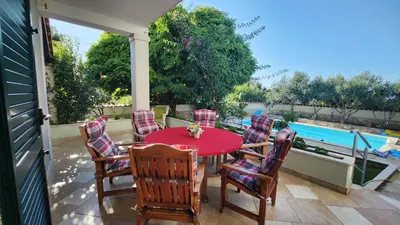 Bazen u objektu Holiday home with pool, Supetar, Island Brac ili u blizini