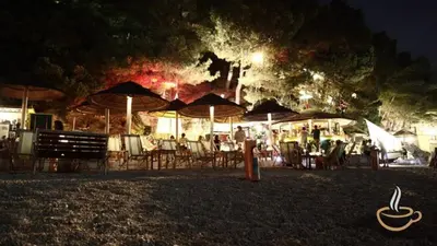 Restoran ili neka druga zalogajnica u objektu Sobe Centar Baška Voda