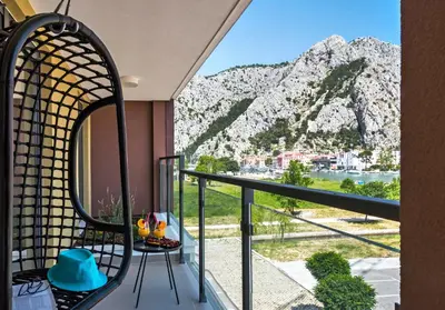 Pogled na planine ili pogled na planine iz apartmana