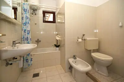 Kupaonica u objektu Apartmani Katarina