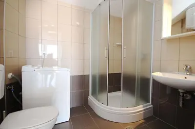 Kupaonica u objektu Apartmani Dalmacija